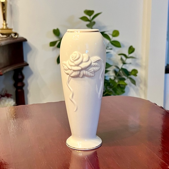 VTG Lenox Vase Rose Blossom Porcelain Embossed Roses Rosebud Collection 1980s - Picture 2 of 9